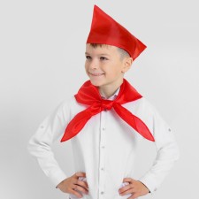 Pioneer set: tie, cap, red color