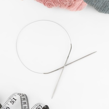 The knitting needles are circular, for knitting, with a metal cable, d = 3 mm, 14/60 cm-1