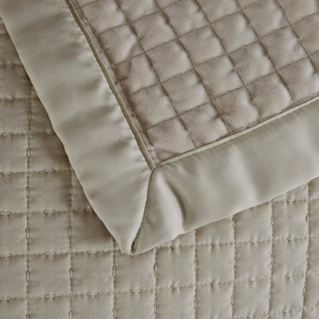 A set with a bedspread "Loretta": size 240x260 cm, 50x70 cm - 2 pcs, color cream-2