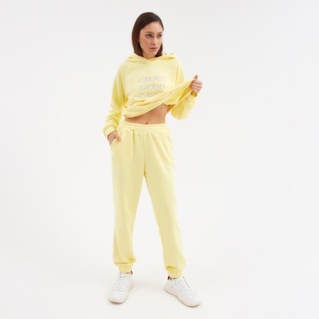 Women's costume (sweatshirt and trousers) Mist Create, p. 40-42, yellow