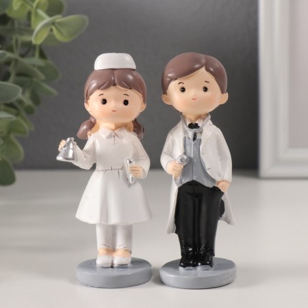 Polystone souvenir "A doctor with a phonondoscope and a nurse with a minzurka" set 2 pcs 3.5x4x11 cm
