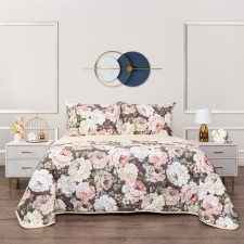 A set with a blanket of the duet 
