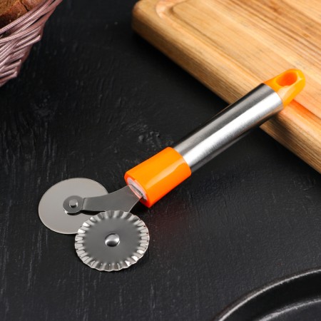 Knife for pizza and dough "Arnie", 17.5 cm, color mix-2