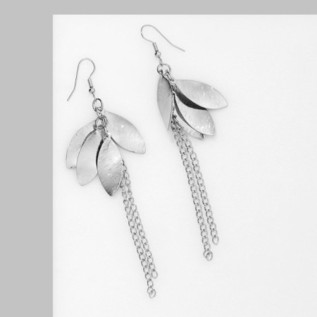 Earrings hanging "leaves" with chains, color silver, 10 cm-1