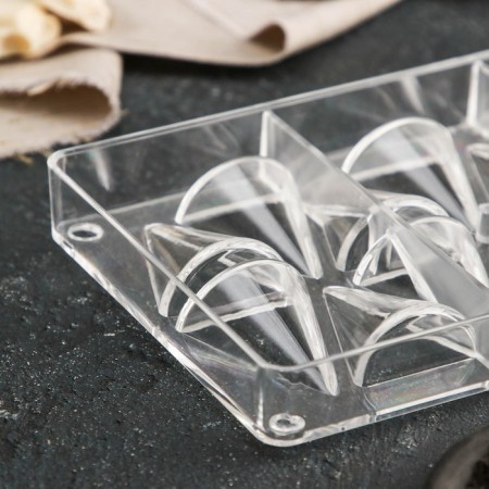 Form for chocolate and sweets "Middle cone", 14 cells, 20 × 12 × 2.5 cm, cell 4.1 × 3.2 × 1.8 cm-2