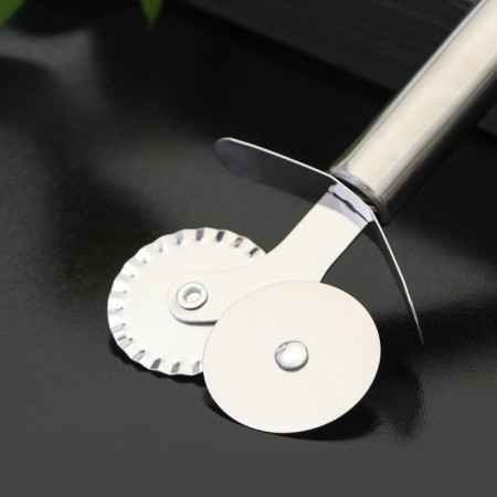 Knife for dough and pizza shade "metallic", 2 blades, 18 cm, silver color-3