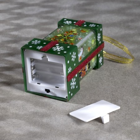 LED figure “Green Gift with a Christmas tree” 6.3 × 11.5 × 6.3 cm, plastic, batteries AAAX3 (not in the kit), flame effect-1
