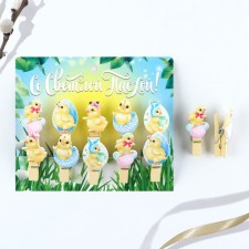 A set of clothespins for decorating the top of 