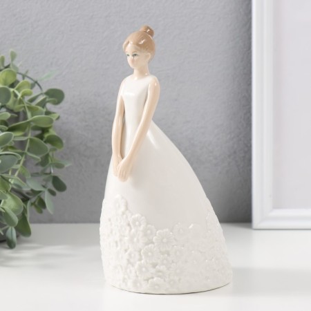 Souvenir ceramics "Bride before the wedding" 19x10x9.5 cm-3