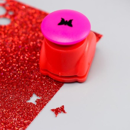 The hook -shaped button "Butterfly" d = 1 cm 4.3x4x3 cm mix