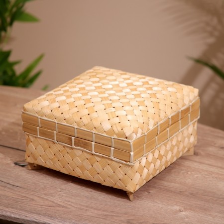 Basket with a covered lid, from bamboo 25x25x15 cm-1