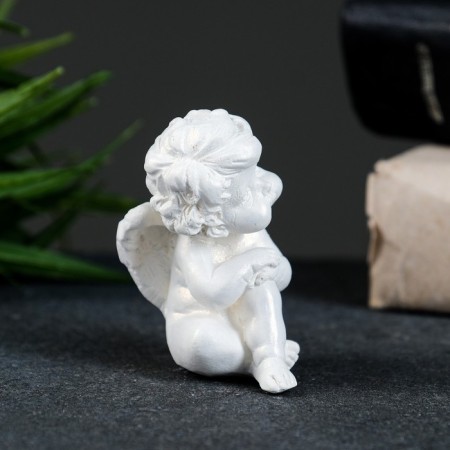 Figure "Angelka folded the hands on his knees" mother of pearl, 8x6x4cm-1