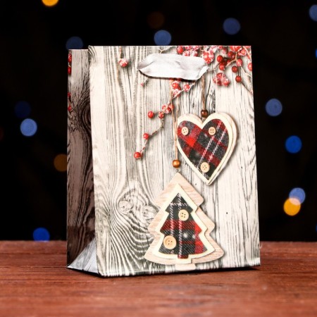 Laminated “Winter Evening” package 11.5 x 14.5 x 6 cm