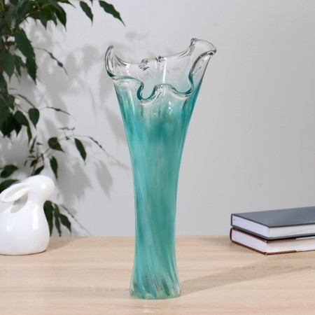 Vase "Wave" h 400 mm. (into glassbreed) green.