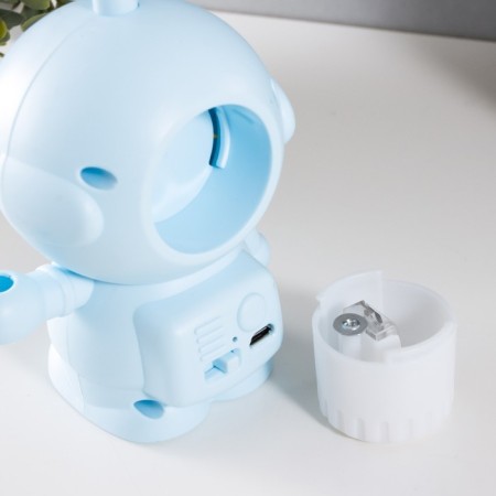 Table lamp "Astronaut with a star" MIX LED 3W USB AKB 9x7x19 cm Risalux-18