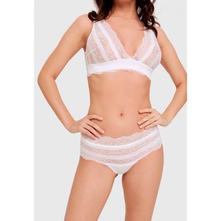 Female cowards ameli s, white color