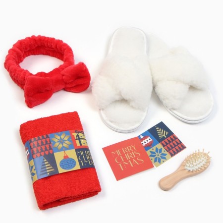 Set gift Ethel Sweater: a towel 30x60 cm and ACC. (4 subjects)-1