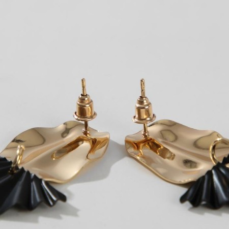 Earrings Metal "Trend" oval and triangle, black color in glossy gold-2