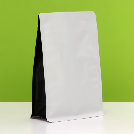 Package eight-shirt, flat bottom, white-black, 20 x 13 x 7 cm set 50pcs
