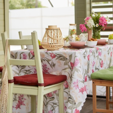 The tablecloth "Buttercup" 145x220 cm, 100% p/e-9