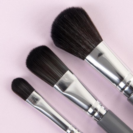 A set of makeup brushes, 7 items, in a plastic case, color mix-3