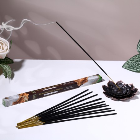 Black incense "Cinnamon and Himalayan salt", 8 sticks in the pack, tetrahedral