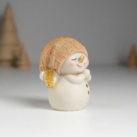 Polystone souvenir "Snowman in a golden knitted cap, with wings" 6x4x7.5 cm-1