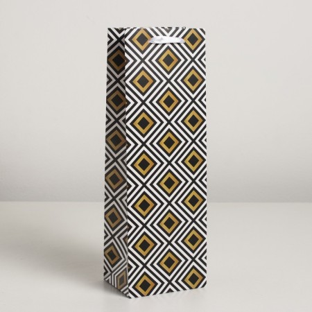 Laminated package for a bottle, 12 x 9 x 36 cm