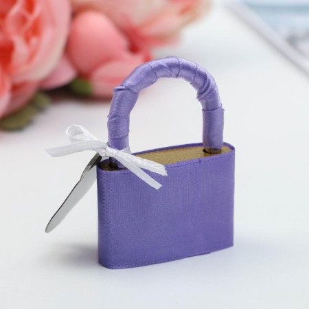 Wedding castle with the key "Tied by fate forever."-3