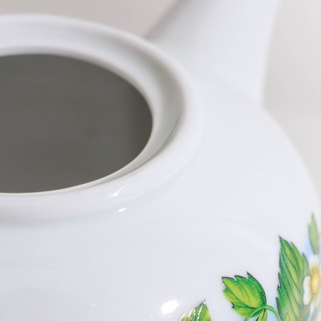 Tea Service "Flowering Strawberries", 14 objects: kettle, sugar tower, 6 tea pairs, porcelain-8