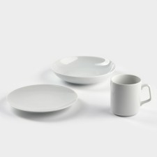 Set of porcelain dishes 