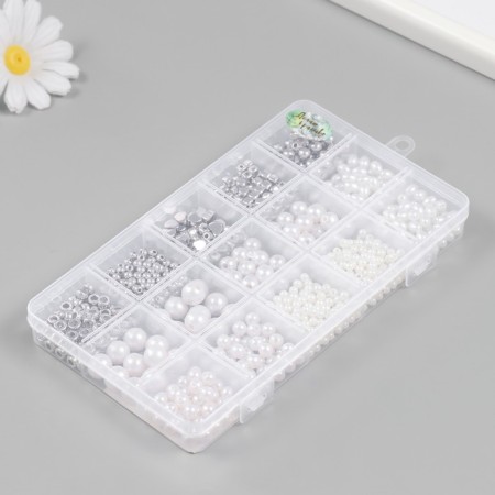 Beads in the box "White mother of pearl and silver" 15 divisions 10x17.5x2 SSM-2
