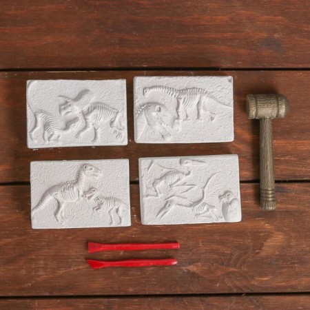 Set of archaeologist "Dinosaurs", series: 4 briquettes, hammer, chisel-1