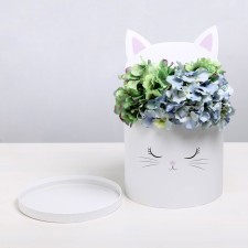 Hat gift for flowers with add. element, packaging, “White Cat”, 22 x 22 cm