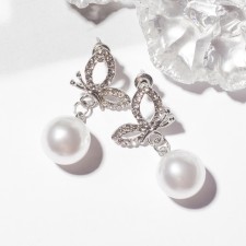 Earrings with pearls 