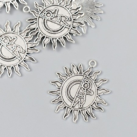 Decor for creativity Metal "Sun and Cosmonaut" silver 3x3.3 cm
