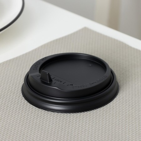 Plastic disposable lid for a black glass, with a valve, d = 8 cm-1