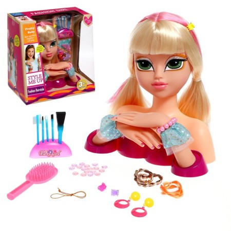 Maneken doll for creating Cassie hairstyles, with accessories