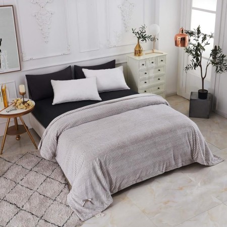 Florence bedspread, size 160x220 cm, gray color