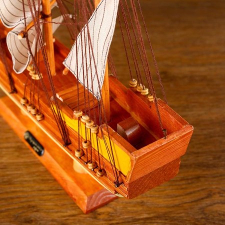 Souvenir medium -sized "Diana" ship, light wood, beige sails, 10 × 50 × 45 cm-5
