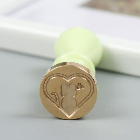 Printing for wax with a plastic handle "kitten in the heart" 2.5x2.5 cm-1