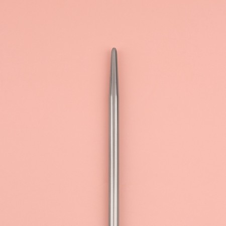 The knitting needles are circular, for knitting, with a metal cable, d = 3 mm, 10/40 cm-1