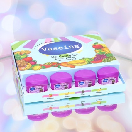 Cosmetic Vaseline for the lips, grapes