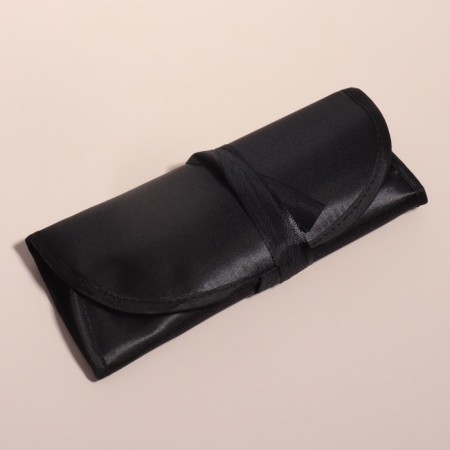 A set of makeup brushes, 7 objects, a cover on the ties, the color is black-5