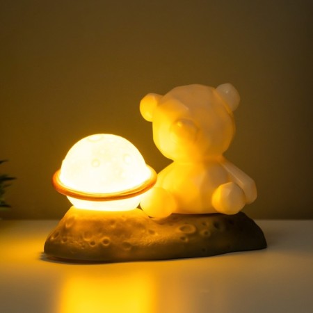 Lamp "Bear at Saturn" 2W LED LR44 5x8x13cm-1
