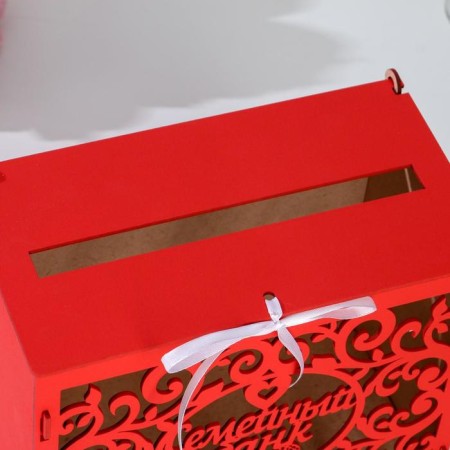 Family bank with monograms, 24x14x20 cm, red-2