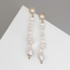 Earrings with pearls 