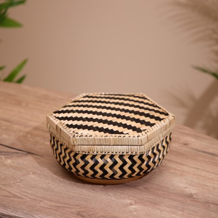 Vase with a lid is weaved, from bamboo 25x20x12 cm-1