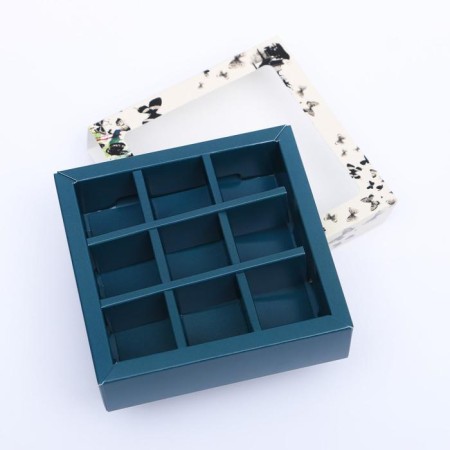 Box for 9 sweets with a shell of a "good day" with a window of 14.5 x 14.5 x 3.5 cm-3