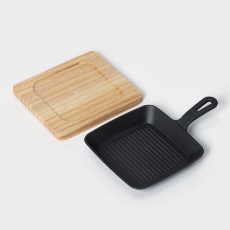 The cast -iron pan “Square. Grill ", 19 × 3 cm, on a wooden stand-3